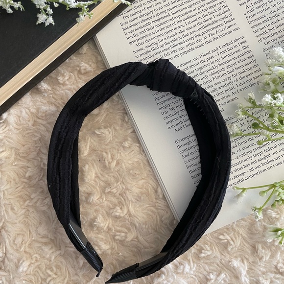 Black Textured Top knot headband - Picture 3 of 3